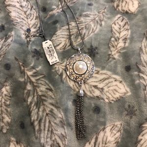 NWT Long necklace